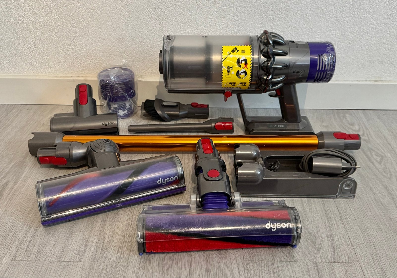 Als nieuw! Dyson V10 steelstofzuiger met extra filter!, Stille werking, Ophalen of Verzenden, Zo goed als nieuw, Dyson