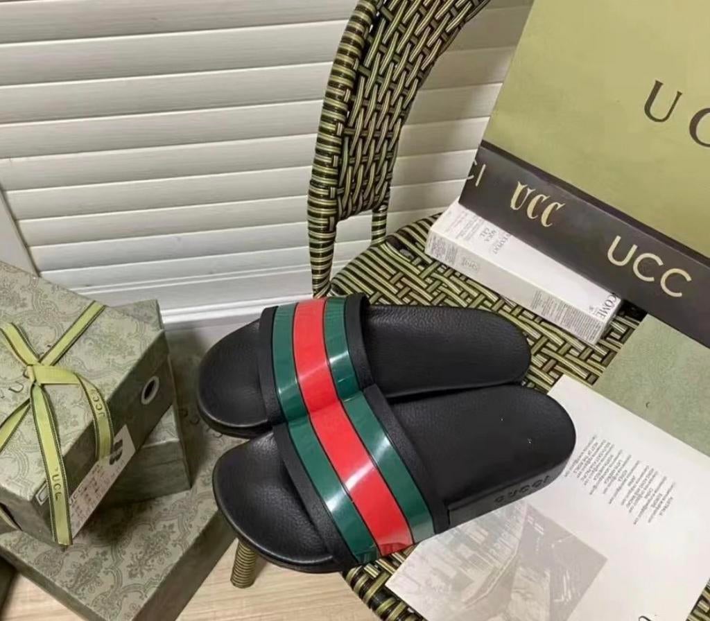 Gucci slippers heren, Dieren en Toebehoren, Ophalen of Verzenden, Zo goed als nieuw