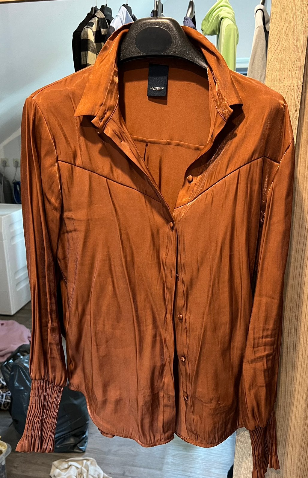 Brique satijnen blouse Luxzuz, Kleding | Dames, Ophalen of Verzenden, Zo goed als nieuw, Maat 36 (S), Bruin