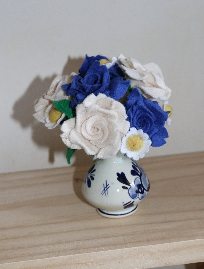 Bloemen van Vilt 07, Hobby en Vrije tijd, Ophalen of Verzenden, Nieuw, Boek of Patroon, Wolvilt