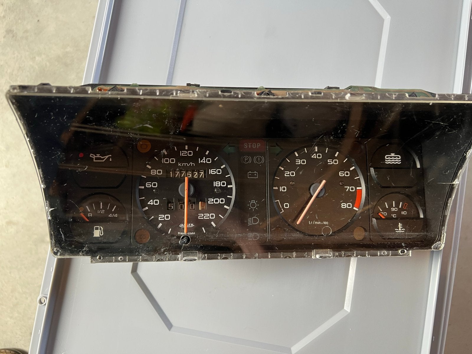 Zeldzame tellerbak Peugeot 205 1.3 Rallye - 7000 toeren rood, Ophalen of Verzenden, Gebruikt, Peugeot