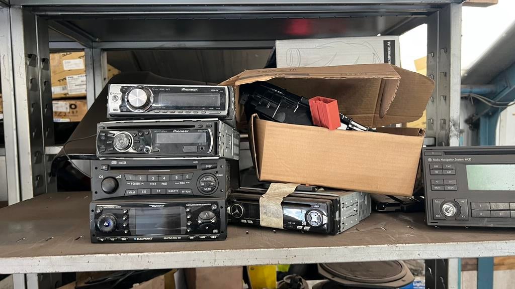Partij autoradio’s (enkel als partij te koop), Ophalen of Verzenden