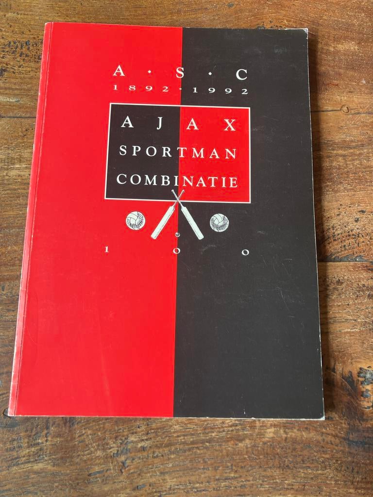 Ajax Sportman Combinatie 1892-1992 boek, Ophalen of Verzenden, Gelezen, Balsport