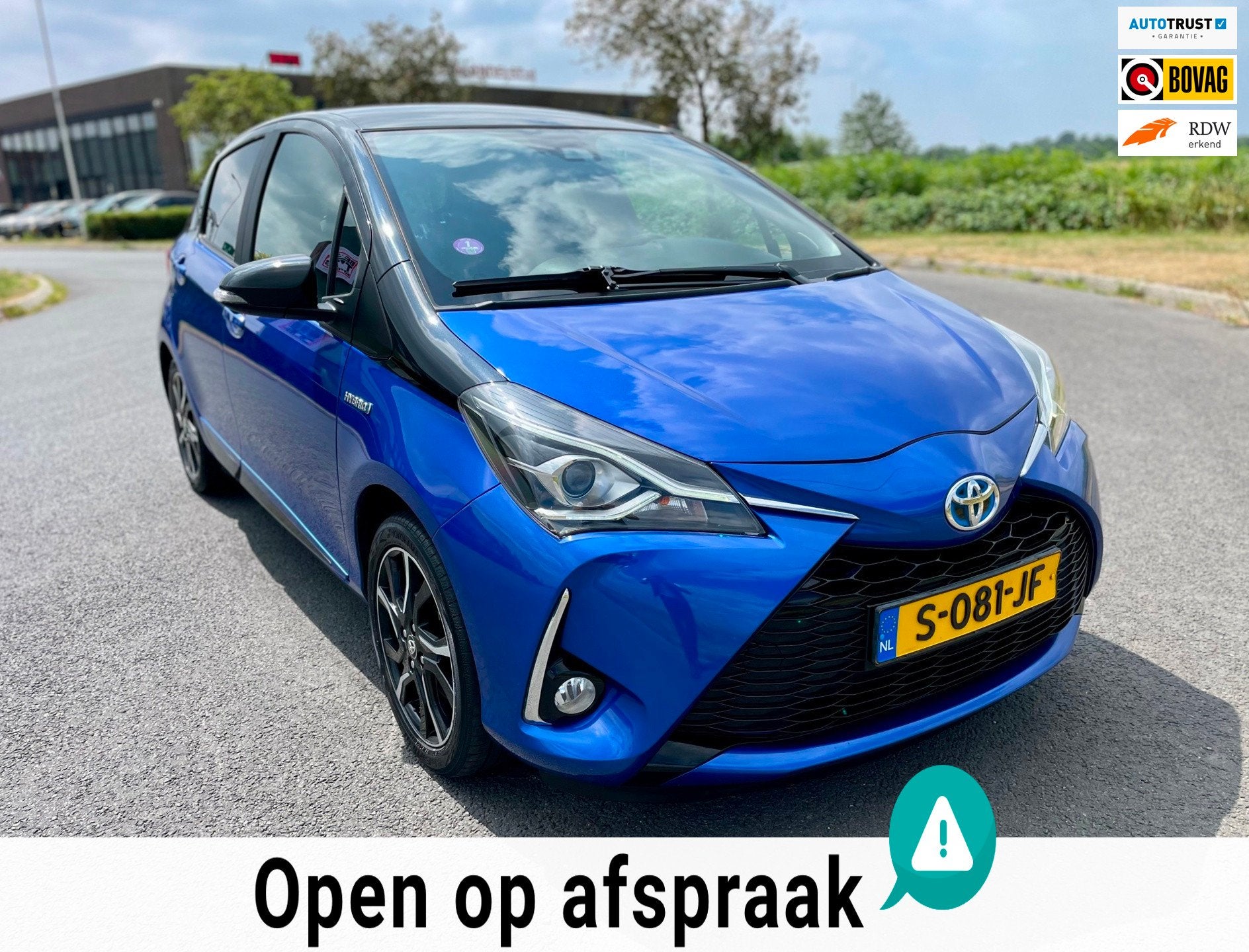 Toyota Yaris 1.5 Hybrid Premium, Bi-Tone Aut, Trekhaak, Navi, 4 cilinders, Blauw, Bedrijf, Hybride Elektrisch/Benzine