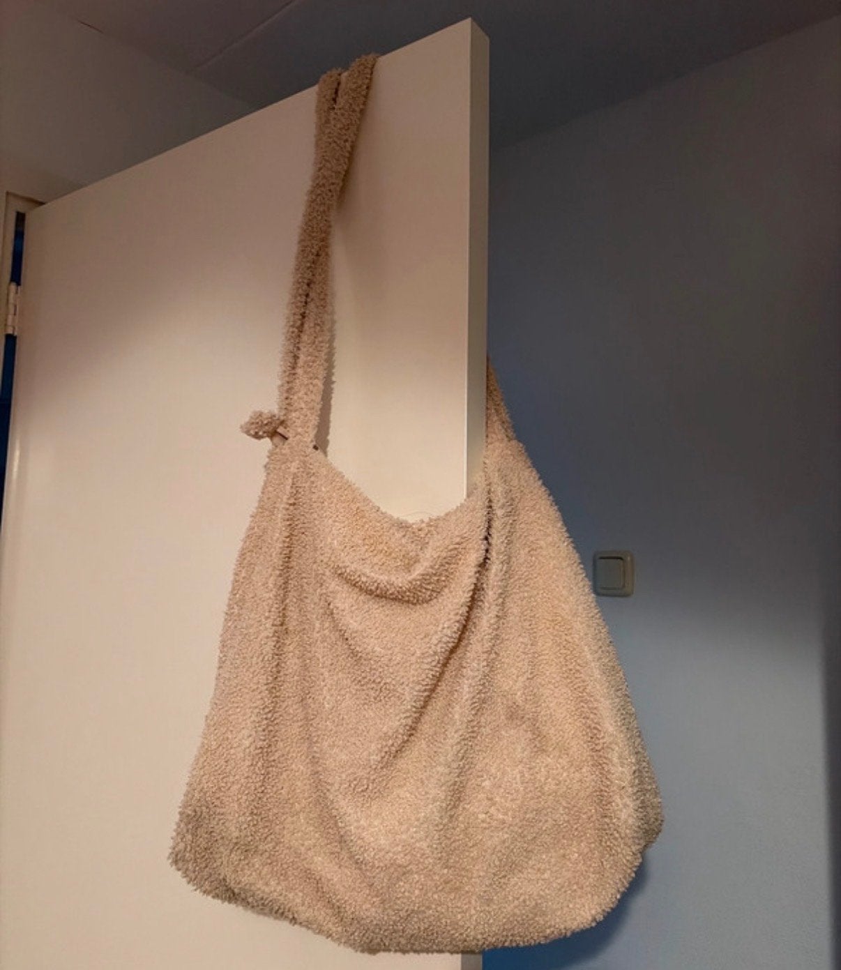Teddy Tas Schoudertas Beige - Zacht en Comfortabel, Sieraden, Tassen en Uiterlijk, Ophalen of Verzenden, Zo goed als nieuw, Beige