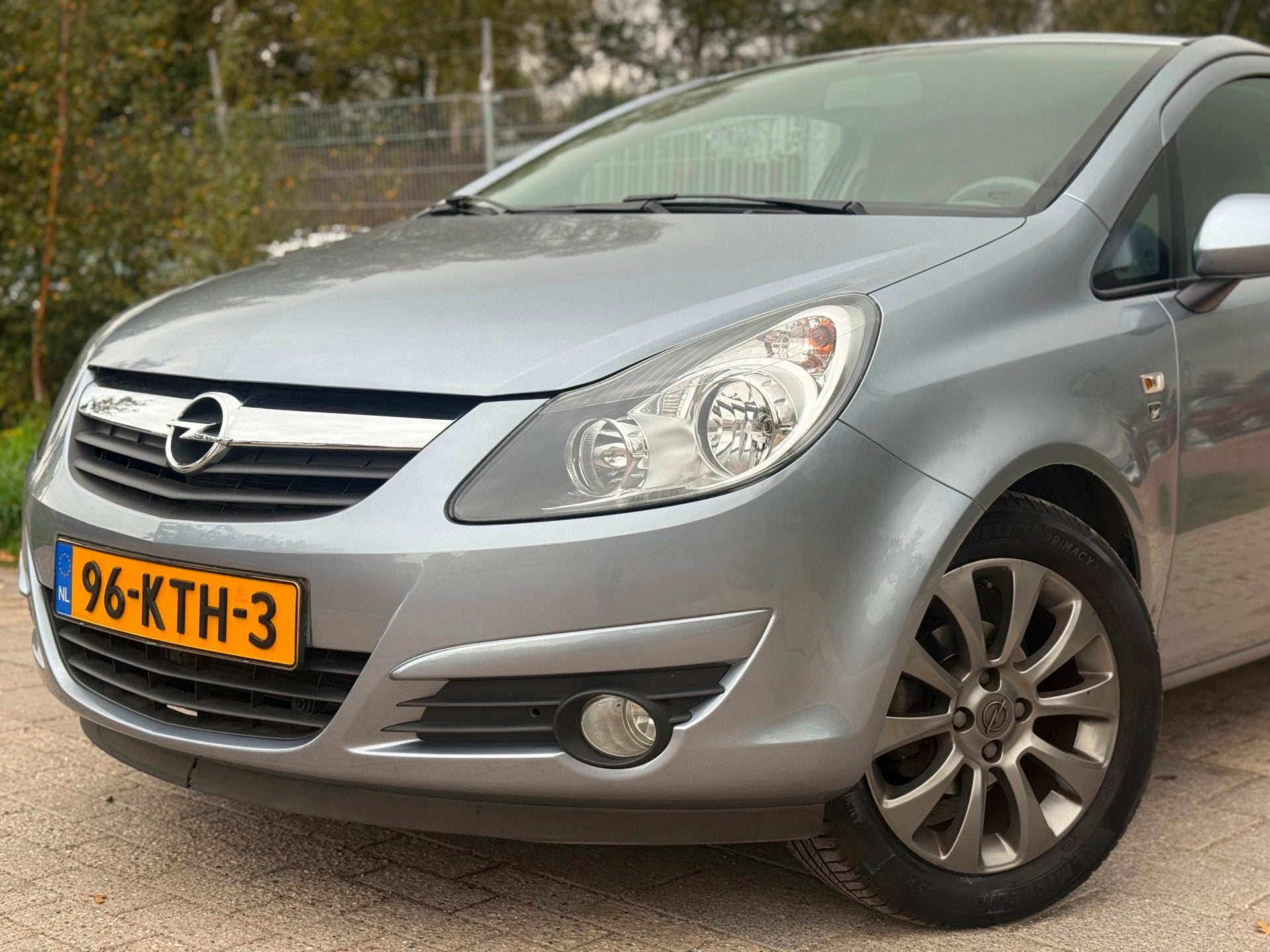Opel Corsa 1.4-16V '111' Edition AUTOMAAT AIRCO CRUISE, Auto's, 101 pk, Gebruikt, 1398 cc, 4 cilinders