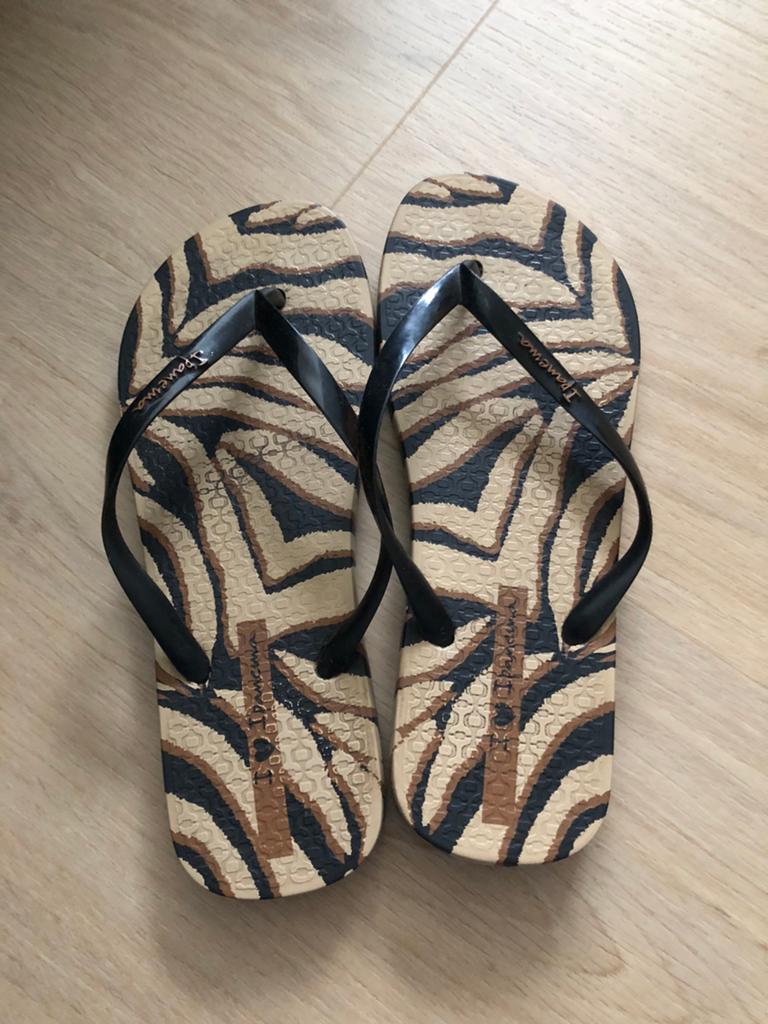 Ipanema slippers maat 37, Slippers, Zwart, Ophalen of Verzenden, Zo goed als nieuw