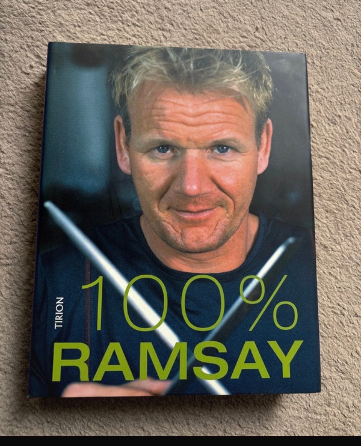 100% Ramsay - Kookboek Gordon Ramsay (incl. DVD), Ophalen of Verzenden, Zo goed als nieuw, Overige gebieden, Voorgerechten en Soepen