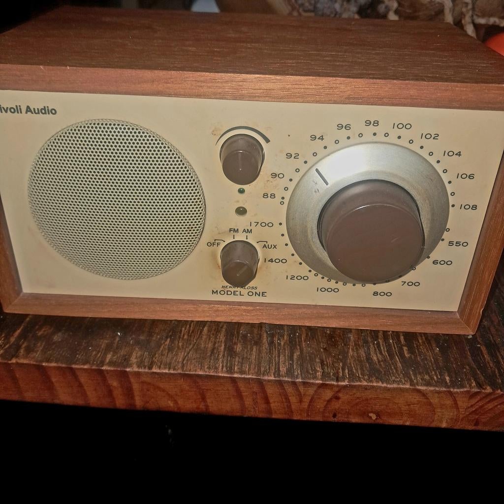Tivoli Audio Model One AM/FM Radio - Hout, Ophalen of Verzenden, Zo goed als nieuw, Radio