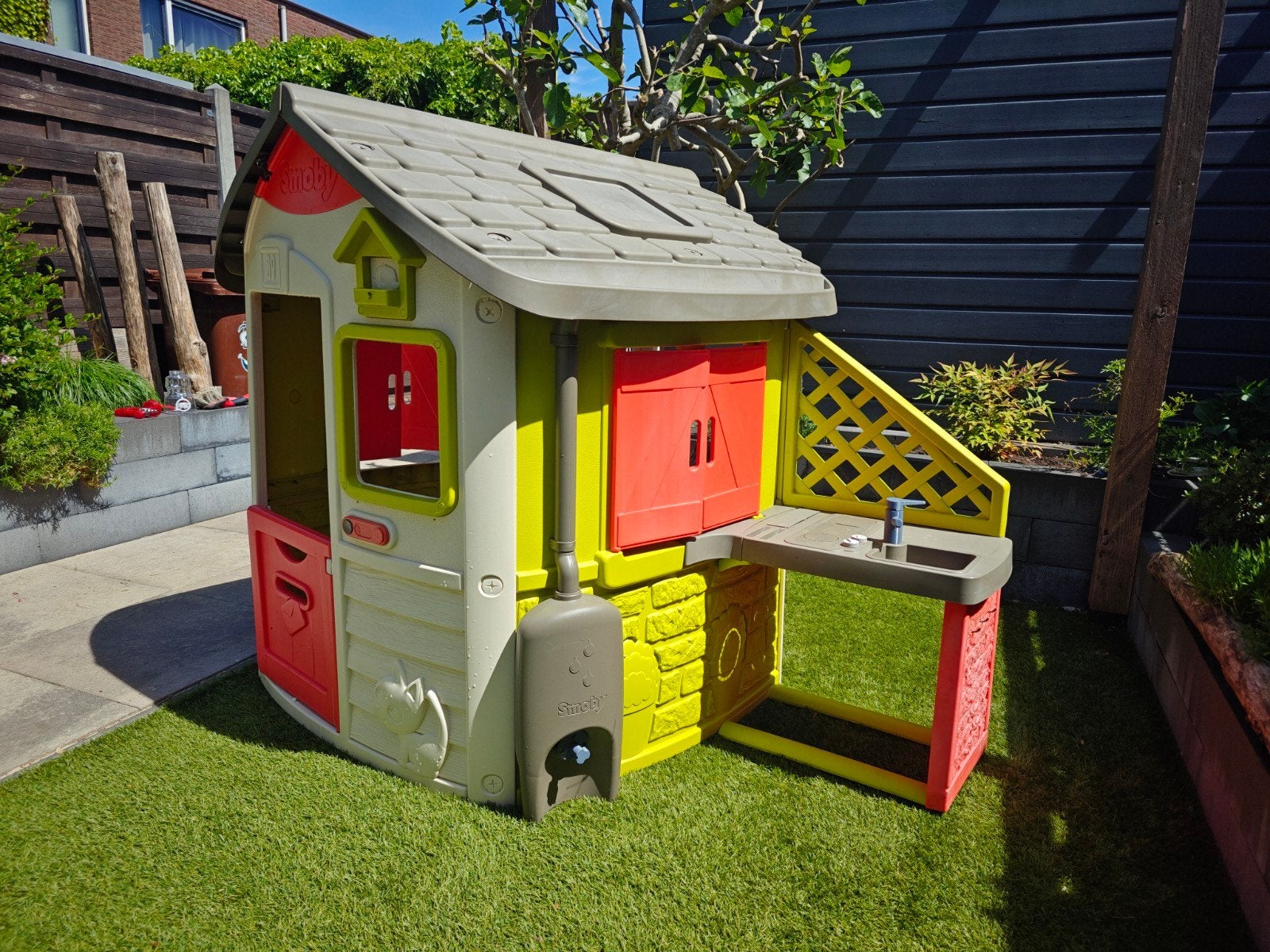 Smoby Speelhuisje met keuken en regenton, Ophalen, Gebruikt, Kunststof