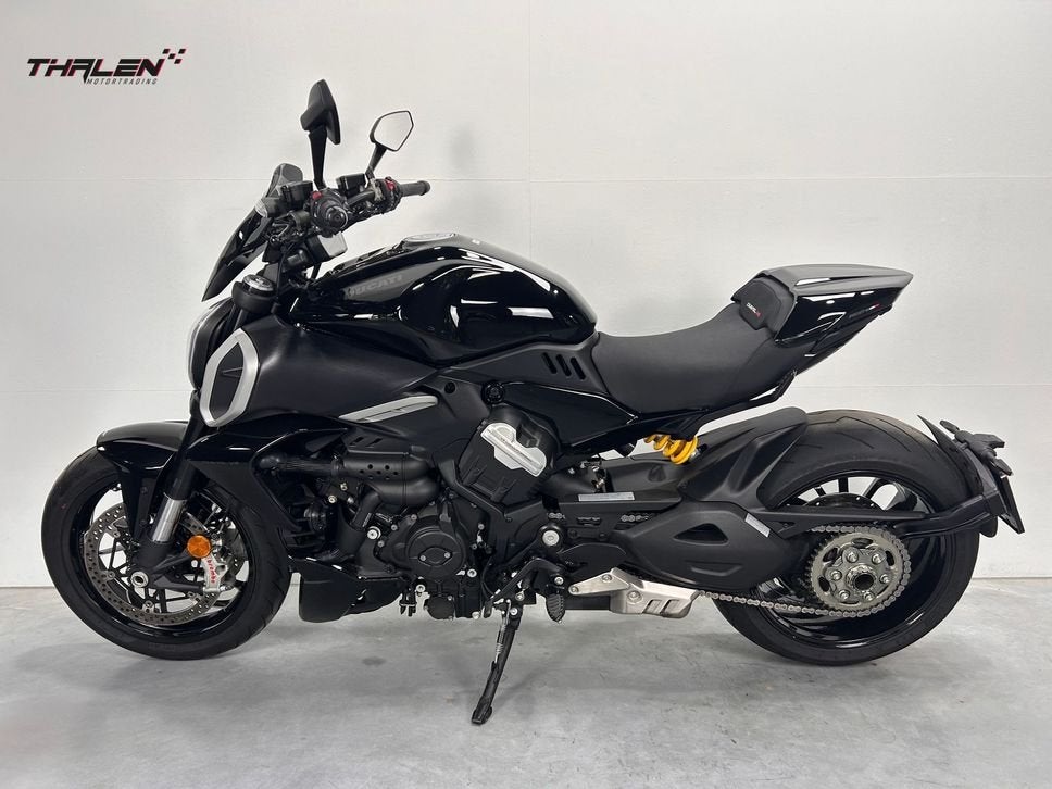 DUCATI DIAVEL V4 (bj 2023) km4000, DUCATI, 2 cilinders, Bedrijf, Onbekend