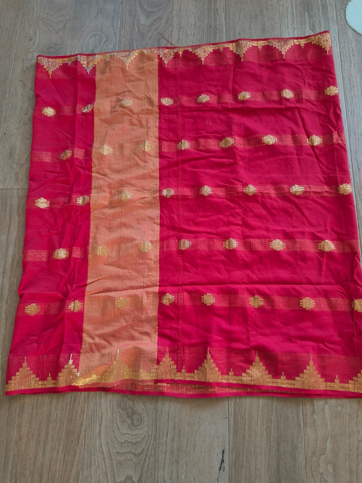 Prachtige Sarong met Gouddraad - Rood, Ophalen of Verzenden, Nieuw