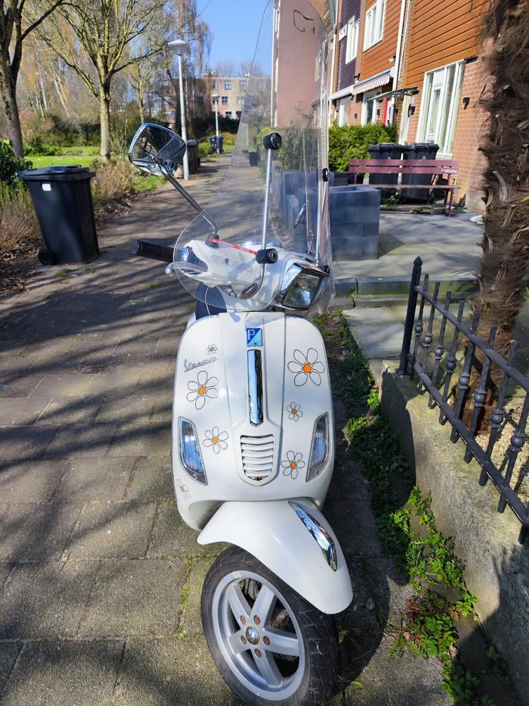 Vespa S uit 2013 gebruikt blauw kenteken, Fietsen en Brommers, Scooters | Vespa, Ophalen of Verzenden, Gebruikt, Benzine