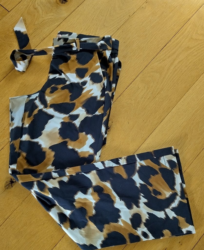 Mooie bont gekleurde broek van Studio Anneloes. Maat L, Studio Anneloes, Blauw, Maat 42/44 (L), Ophalen of Verzenden