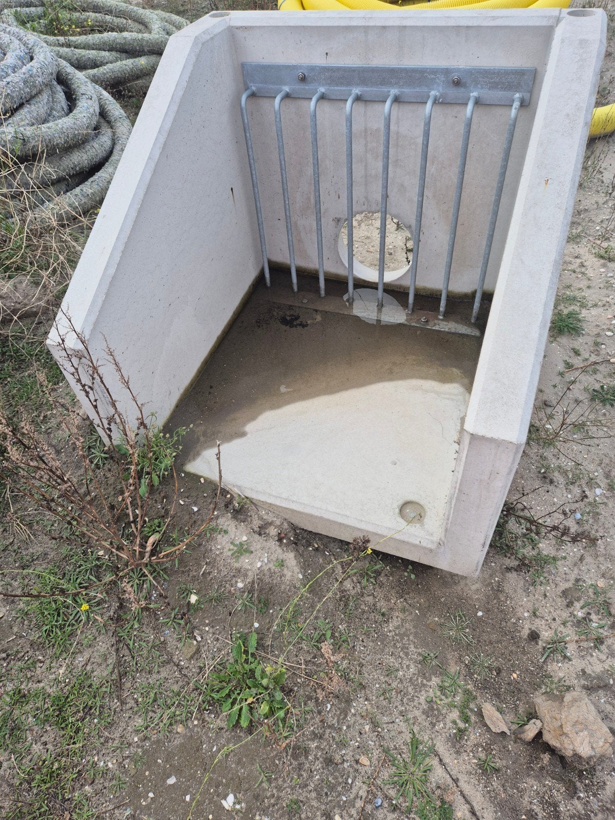 Uitstroombak, Betonnen afvoerput., Gebruikt, Ophalen of Verzenden, Minder dan 2 meter, 80 mm of meer