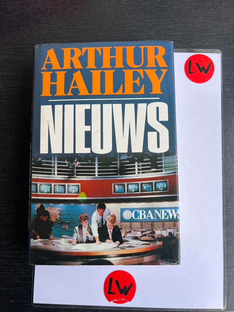 Nieuws - Arthur Hailey (Boek), Ophalen of Verzenden, Zo goed als nieuw, Europa overig