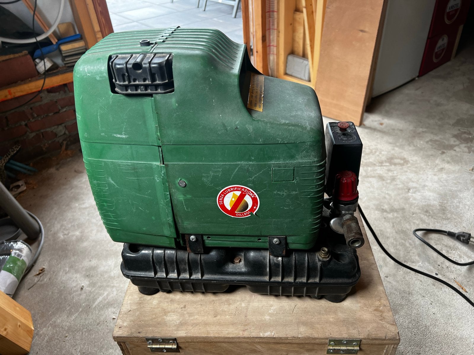 Gebruikte Compressor - Max 8 bar, Ophalen, Gebruikt, 6 tot 10 bar, Minder dan 200 liter/min