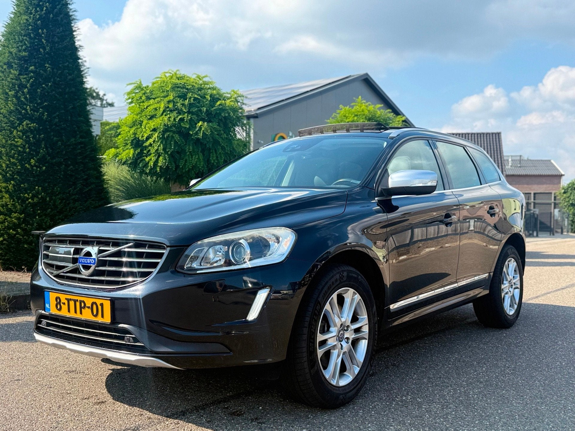 Volvo XC60 2.0 D4 FWD Summum AUT 2014 Pano/Navi/Clima/Lmv, Auto's, Volvo, Euro 6, 4 cilinders, 1634 kg, Zwart