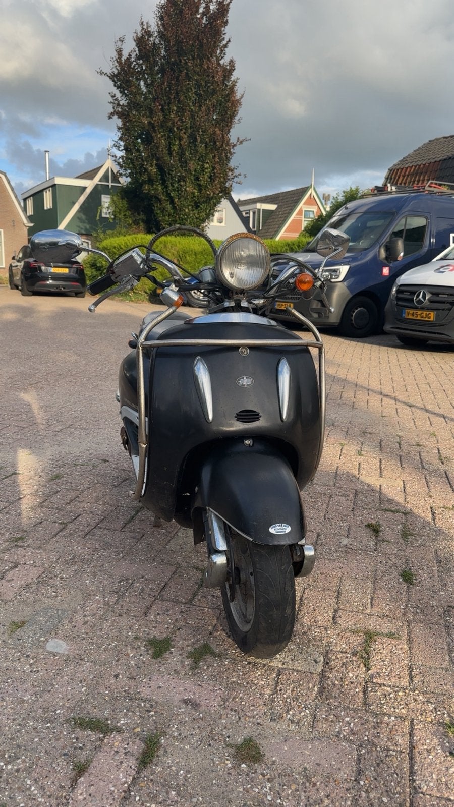 Goedkope opknap scooter, Ophalen, Zo goed als nieuw, Benzine