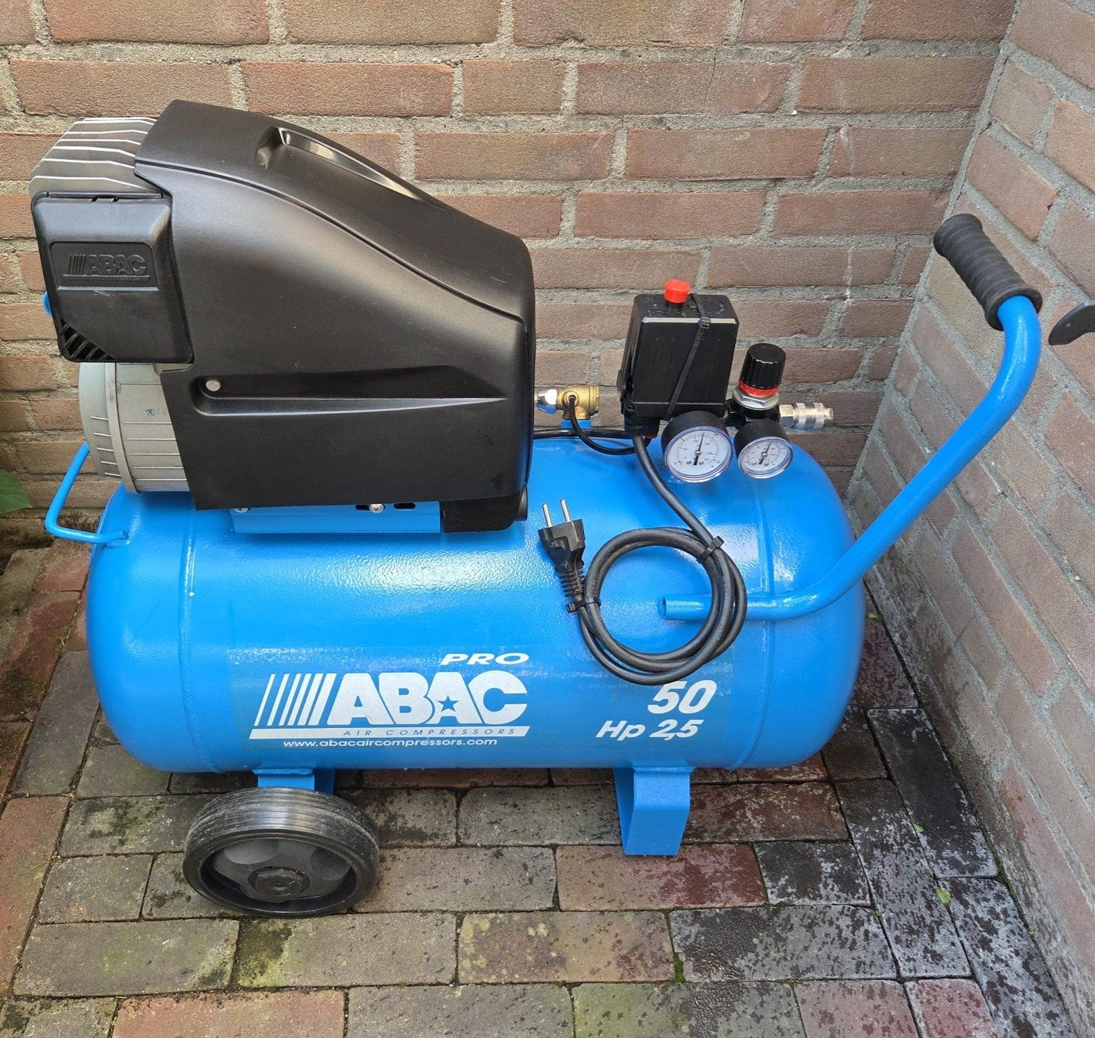 ABAC PRO mobiele compressor, Doe-het-zelf en Verbouw, Ophalen, 6 tot 10 bar, Zo goed als nieuw, 25 tot 100 liter