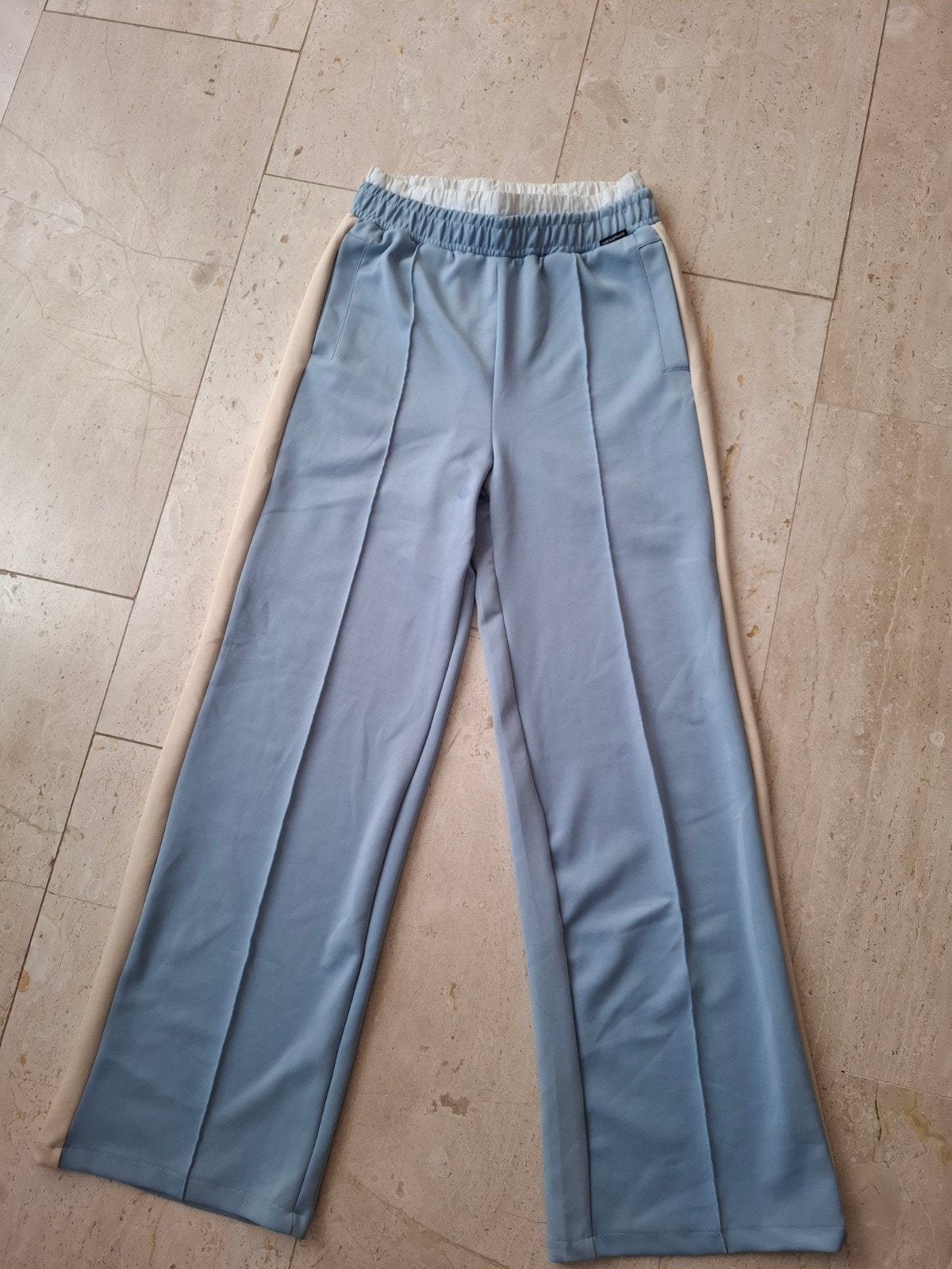 Retour broek maat 164 met witte details, Kinderen en Baby's, Kinderkleding | Maat 164, Broek, Gebruikt, Meisje, Ophalen of Verzenden