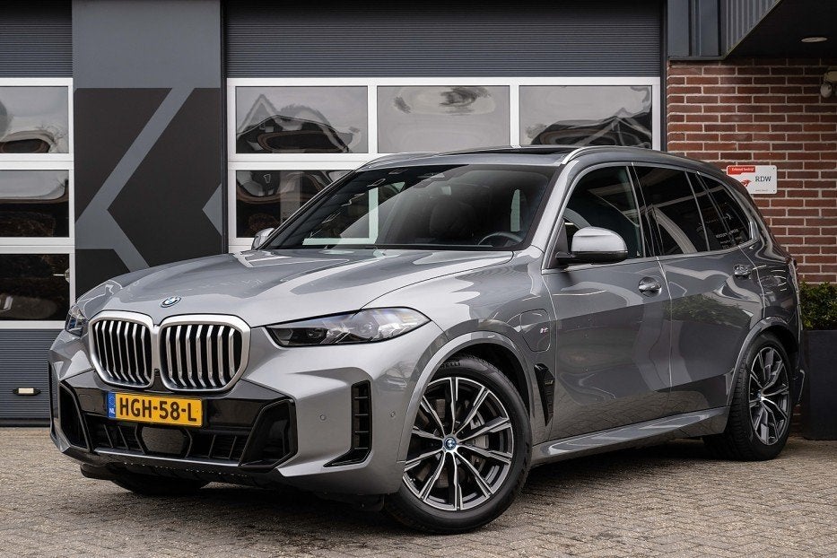BMW X5 xDrive50e M Sport | Panorama | Comfort Seats | Luchtv, Gebruikt, 2395 kg, Bedrijf, Hybride Elektrisch/Benzine
