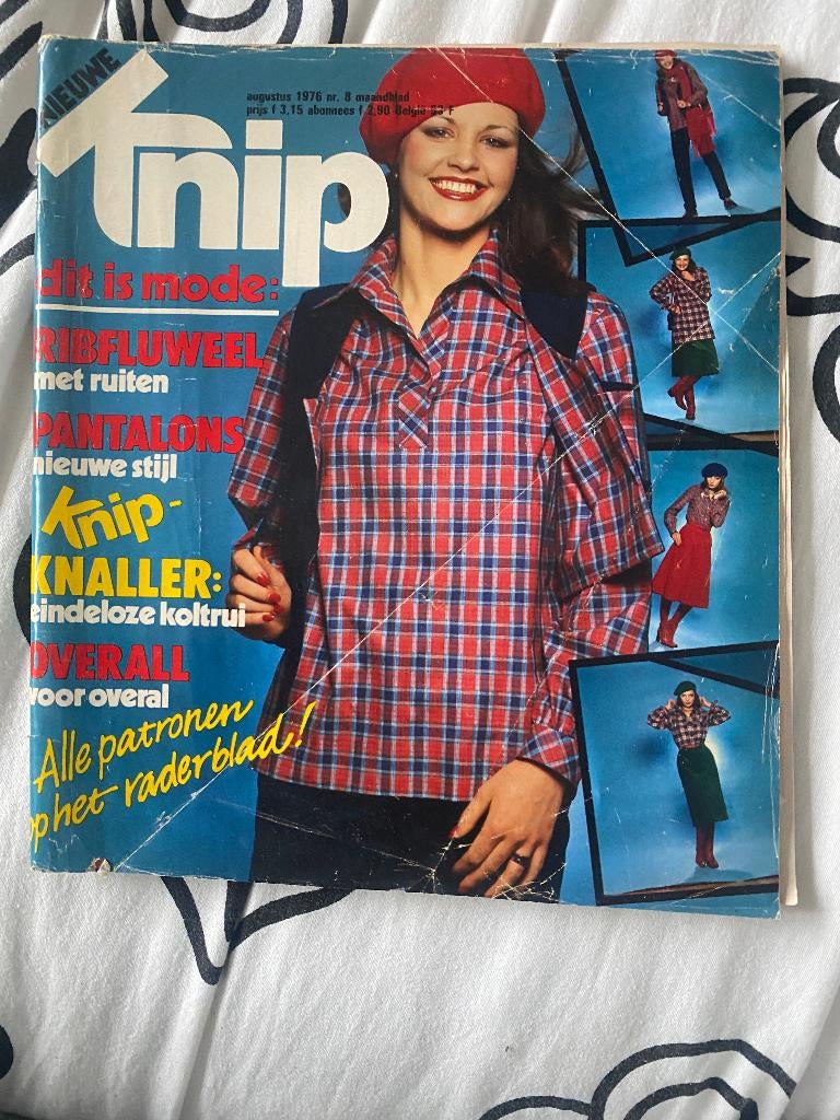 knip augustus 1976 maandblad voor zelfmaakmode, Hobby en Vrije tijd, Kledingpatronen, Gebruikt, Vrouw, Knipmode, Ophalen of Verzenden