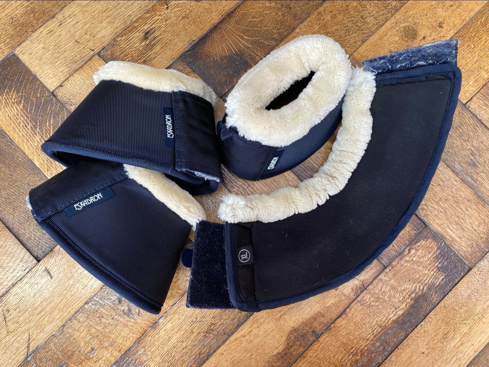 Eskadron springschoenen | nep bont | donkerblauw | XL, Springschoenen, Gebruikt, Ophalen of Verzenden, Overige maten