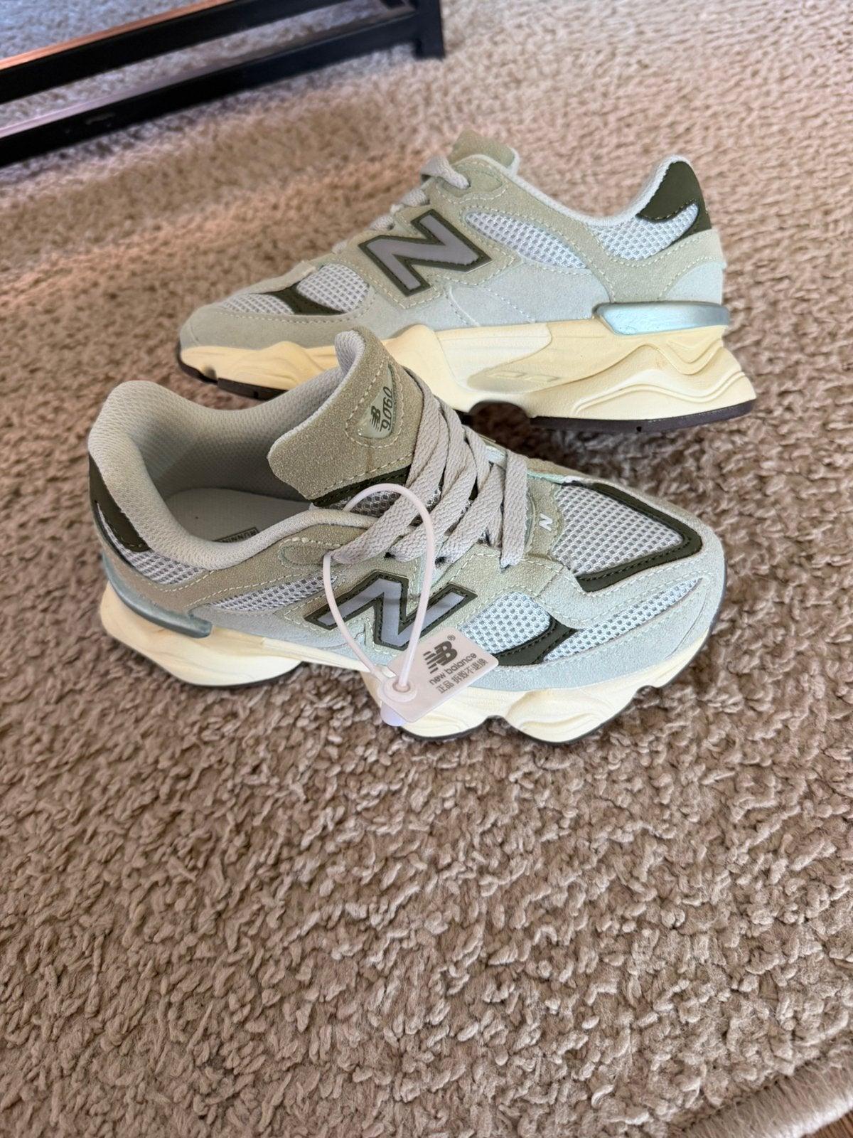 New balance 9060, Nieuw, Ophalen of Verzenden, Jongen of Meisje, Sportschoenen