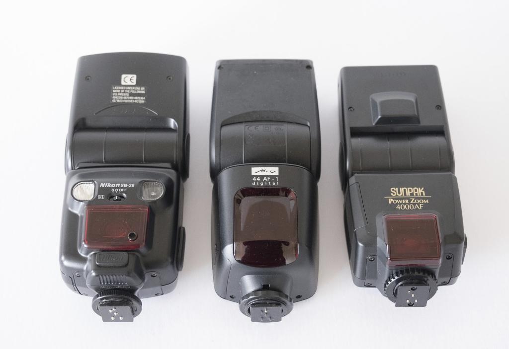 Drie flitsers voor Nikon met bijbehoren, Audio, Tv en Foto, Fotografie | Flitsers, Ophalen, Gebruikt, Nikon