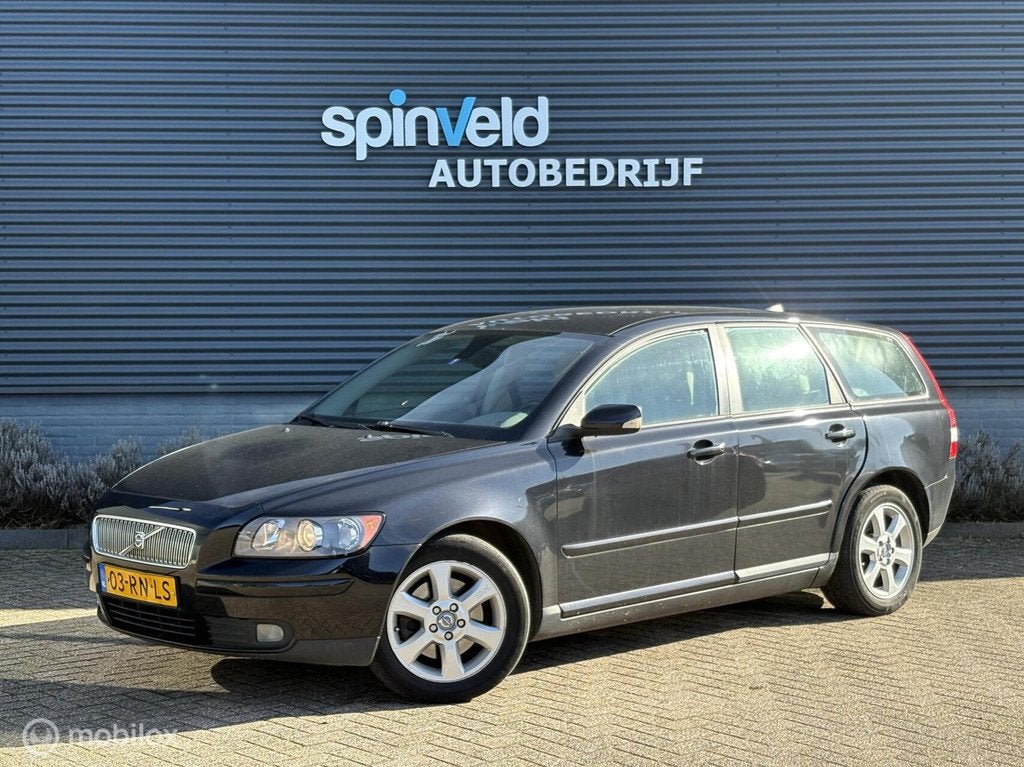 Volvo V50 2.4 Momentum - Handel of Export, Gebruikt, 700 kg, Zwart, 2435 cc
