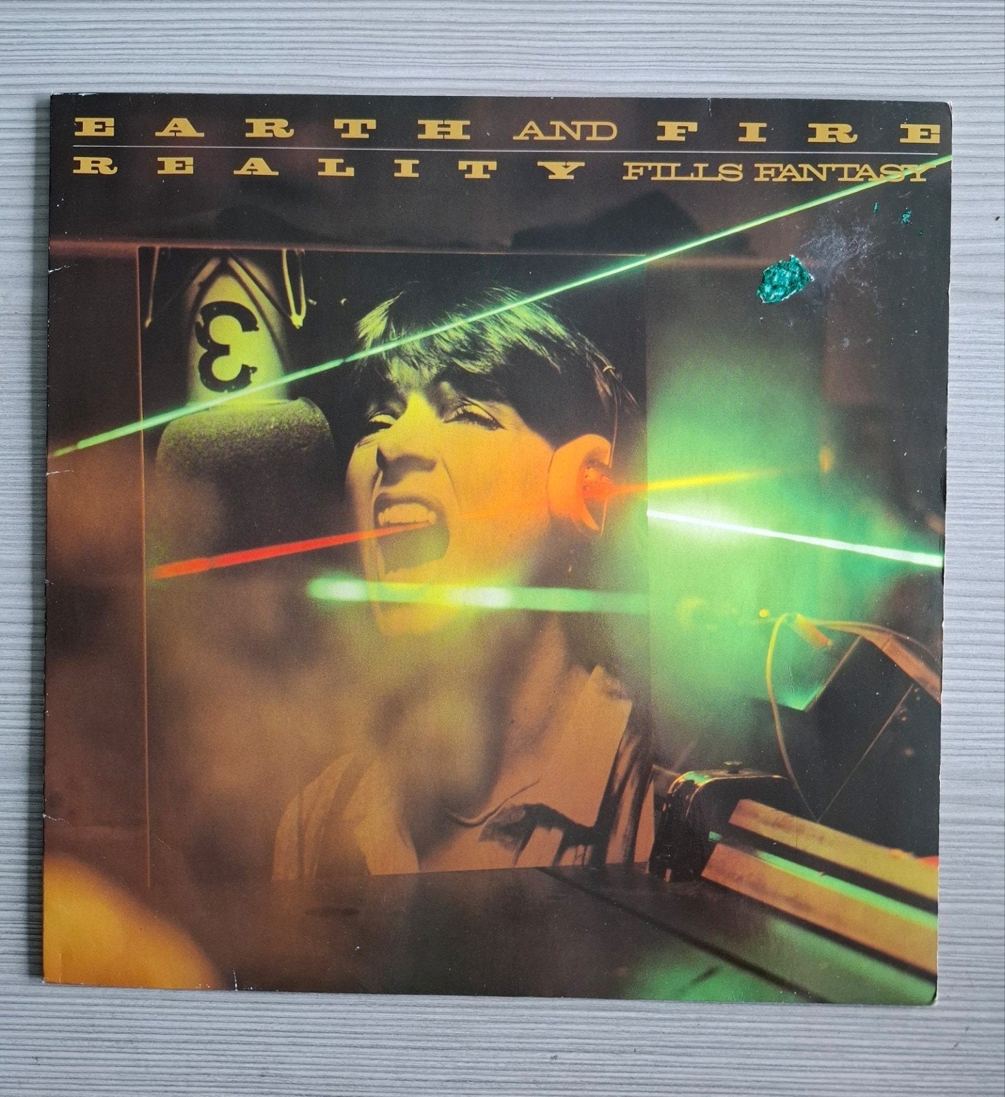 Earth And Fire - Reality Fills Fantasy LP., Gebruikt, Ophalen of Verzenden, Fotohoes, 12 inch