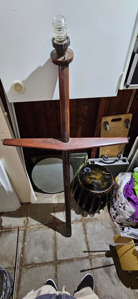Mast met lamp, Ophalen, Zeilboot