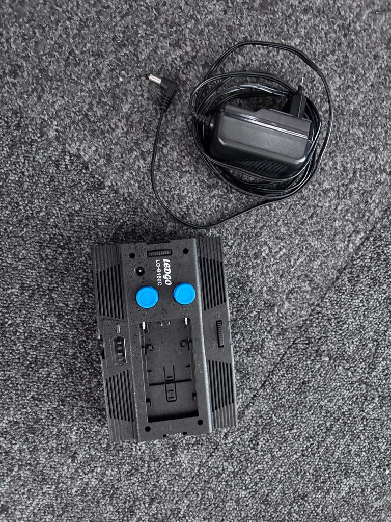 Ledgo LG-B160DC LED videolamp met adapter, Ophalen of Verzenden, Gebruikt, Lamp of Flitsset