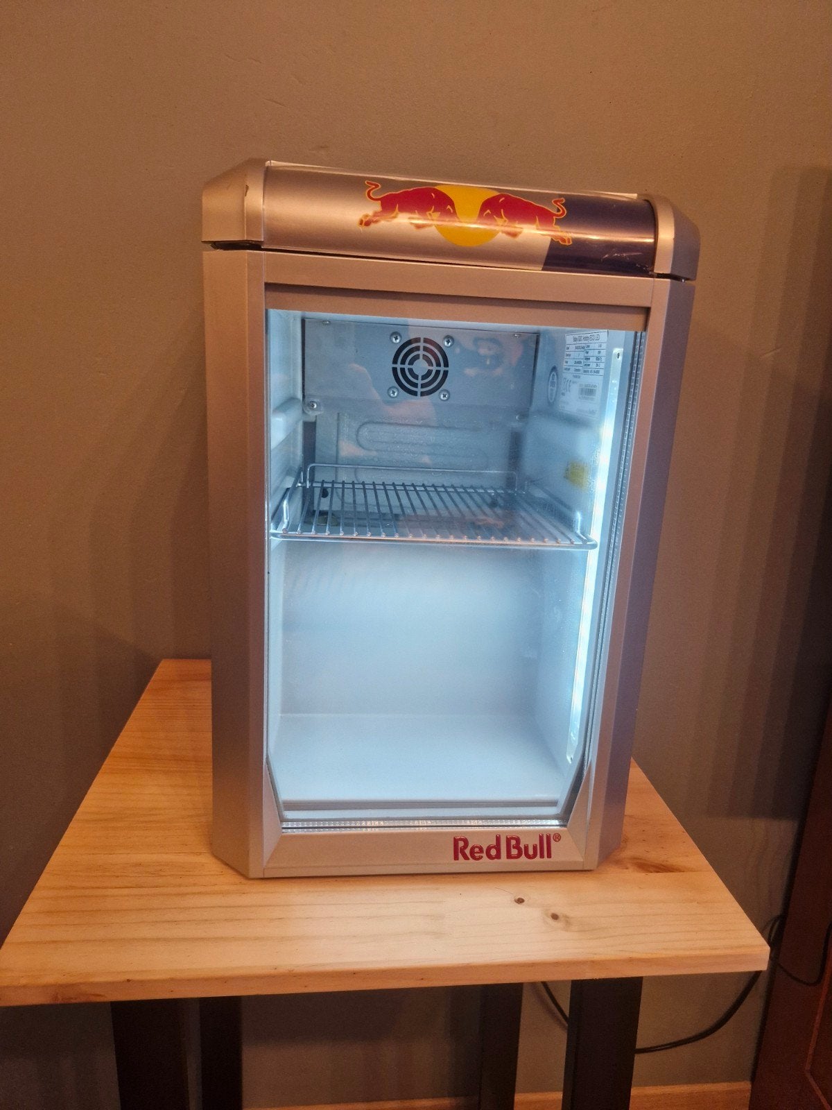 Red Bull ijskast - Werkt perfect, voor 24 blikjes, Huis en Inrichting, Ophalen, Zo goed als nieuw