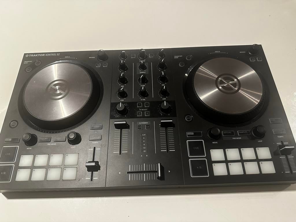 Traktor Kontrol S2 DJ Controller - Zo goed als nieuw, Ophalen of Verzenden, Zo goed als nieuw, Dj-set, Overige merken