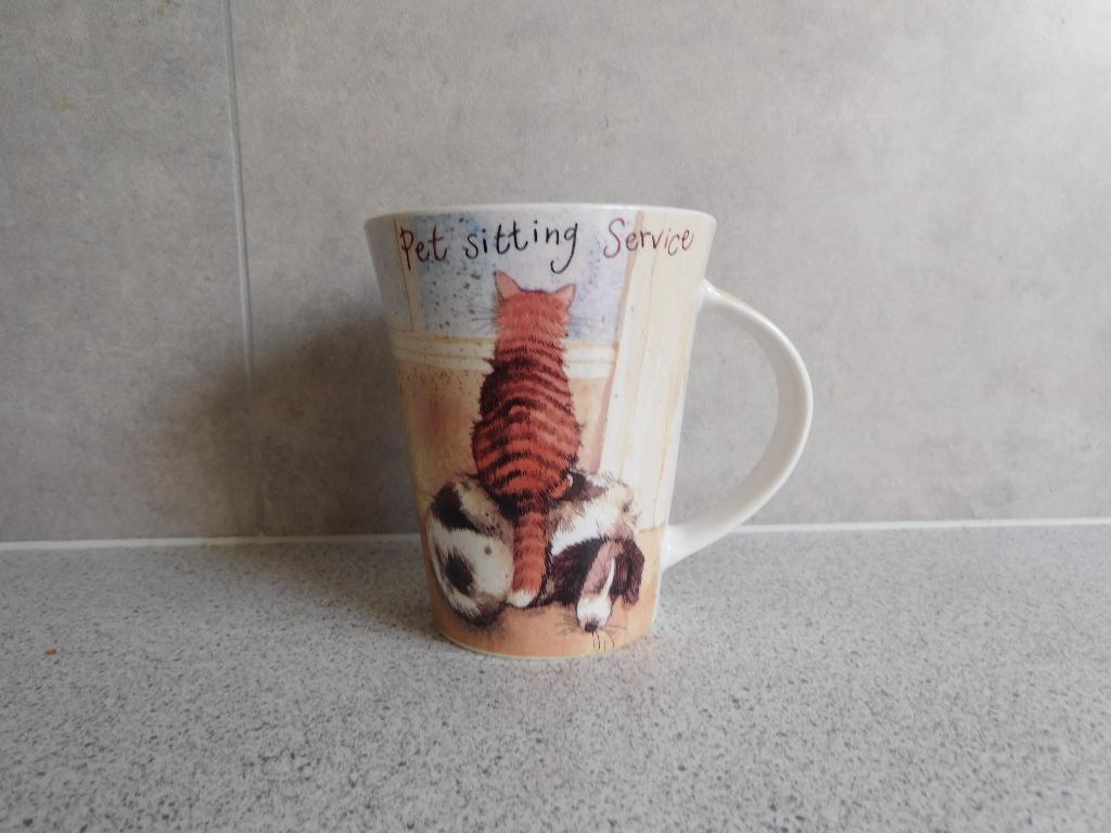 Mok Fina Bone China Pet Sitting Service Alex Clark Queens, Ophalen of Verzenden, Zo goed als nieuw, Porselein, Kop en/of schotel