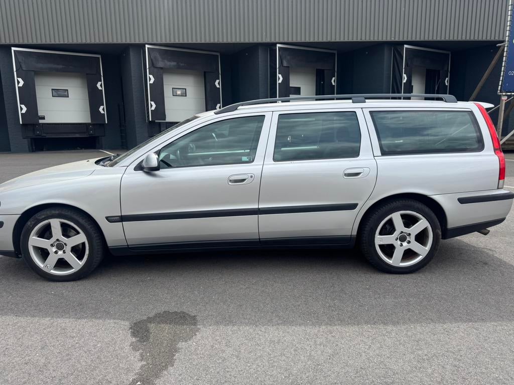 Volvo V70 2.4 170PK AUT 2001 Grijs, Auto's, 1588 kg, 1800 kg, 2435 cc, 170 pk