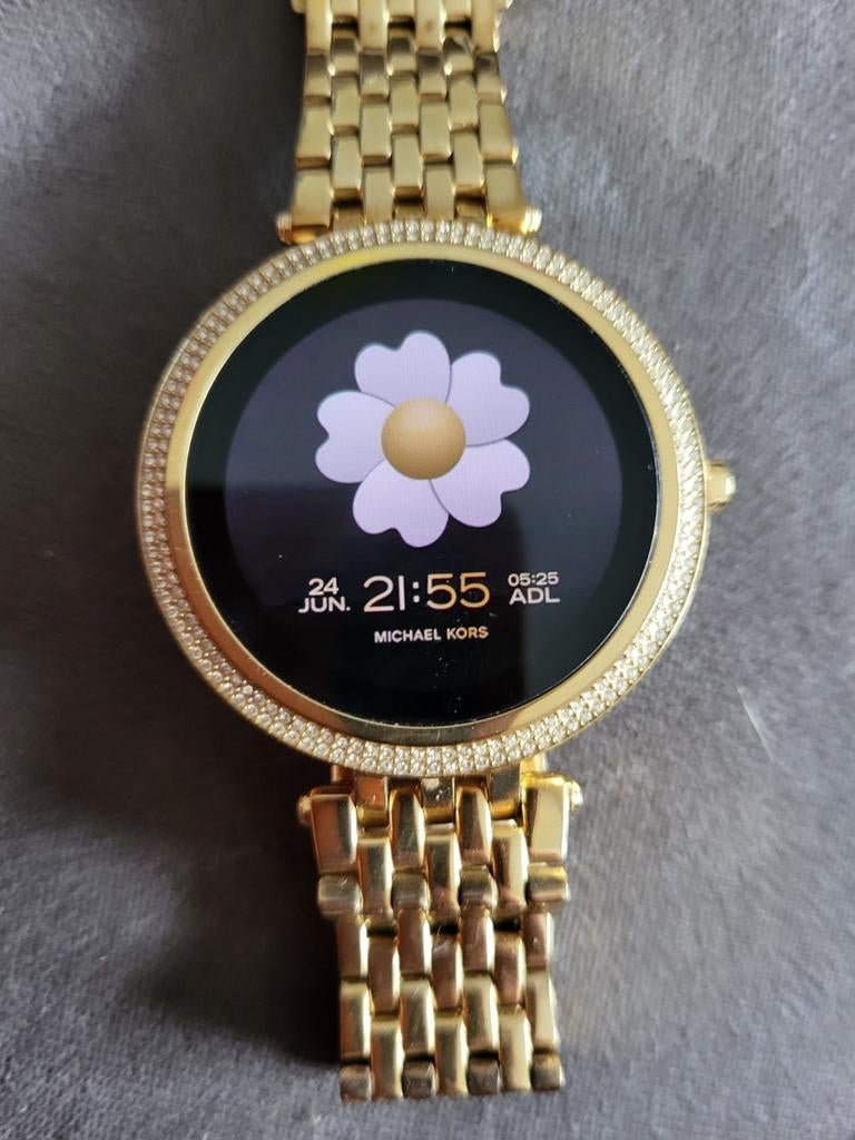 Michael Kors Smartwatch Goud met 2 Opladers, Ophalen of Verzenden, Zo goed als nieuw, Geel, Michael Kors
