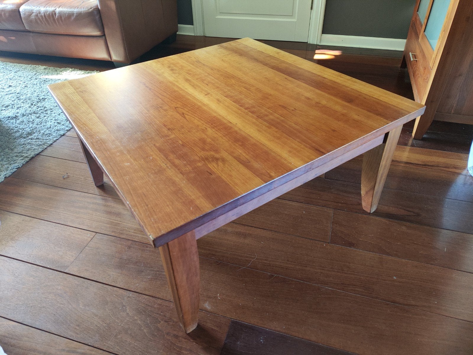 Salontafel kersenhout fineer 90cm bij 90 cm, 45cm hoog, Huis en Inrichting, Ophalen, Gebruikt, 50 tot 100 cm, Vierkant