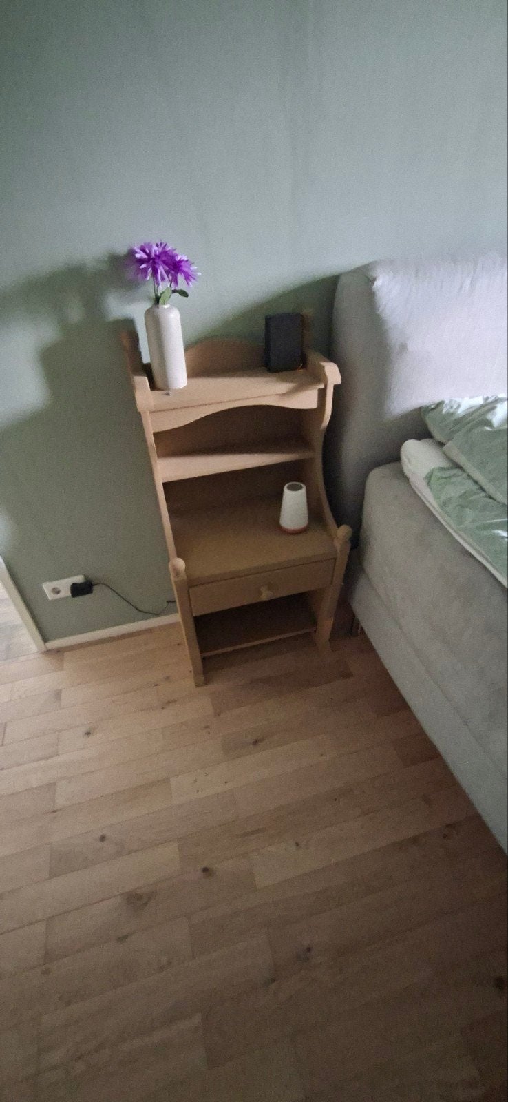 2 Houten nachtkastjes met lade en planken, Ophalen, Zo goed als nieuw, 45 tot 65 cm, 70 cm of meer