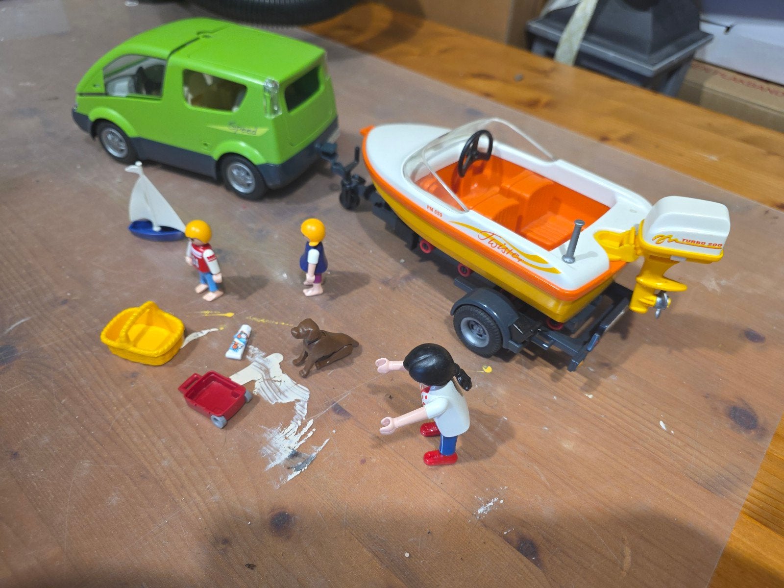 Playmobil 4144 Gezinsauto met Speedboot + figuren & hond, Gebruikt, Complete set, Boot/Schip, Family fun