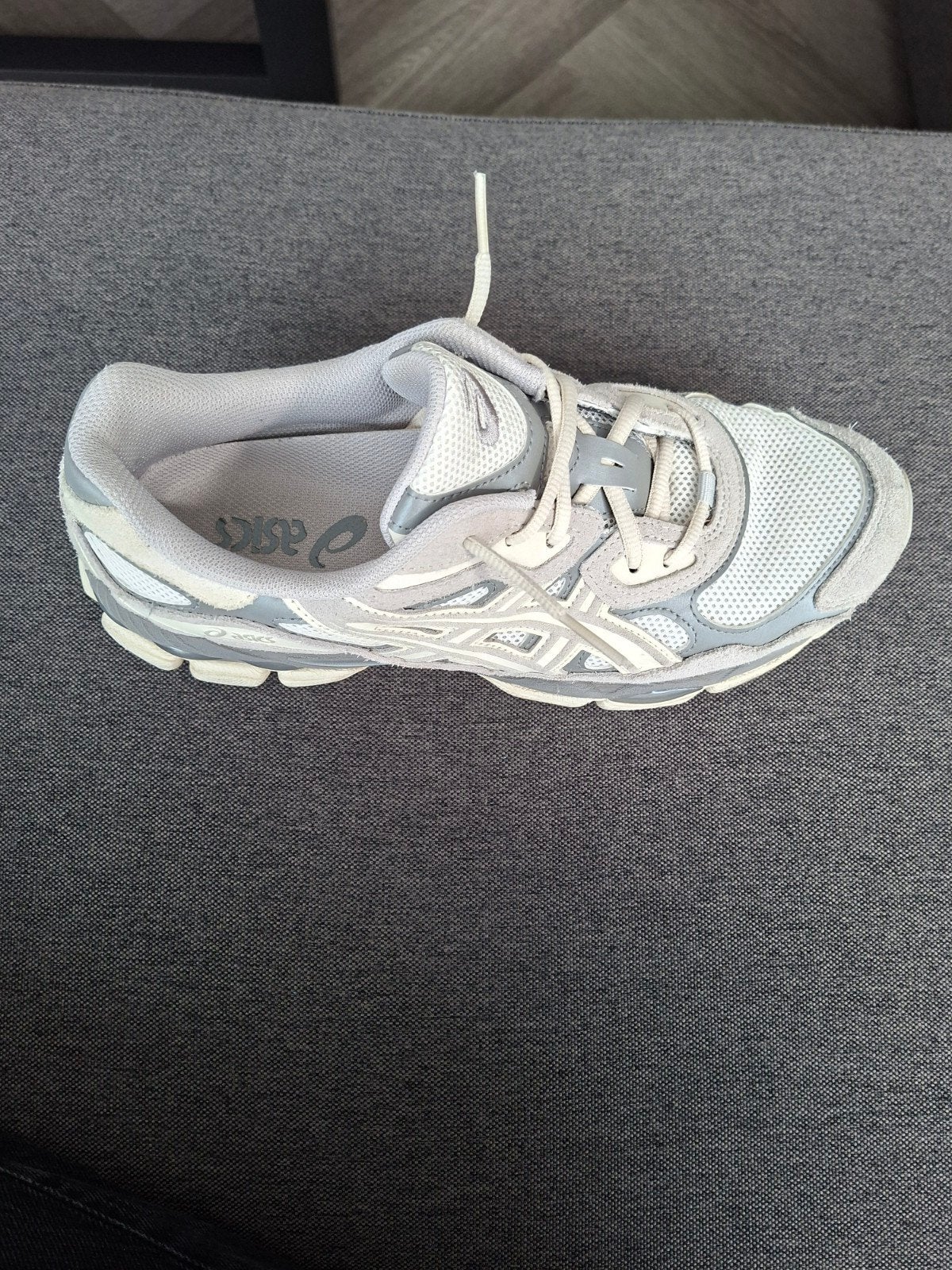 Asics NYC-style sneakers maat 43.5 crème grijs, Kleding | Heren, Schoenen, Ophalen, Overige kleuren, Asics, Sneakers of Gympen