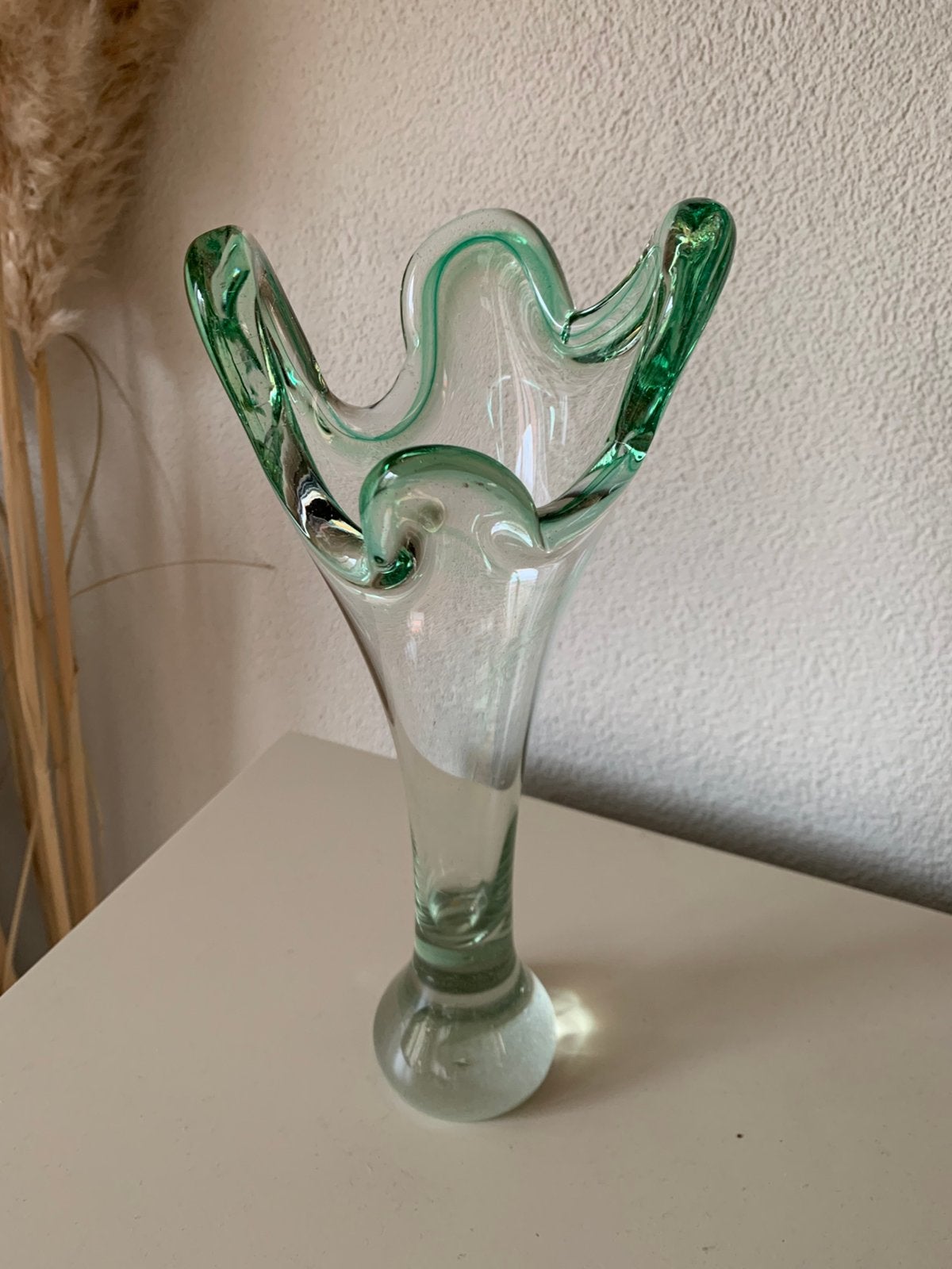 Vintage Murano vaas helder met zachtgroen, hoogte 28 cm, Ophalen of Verzenden