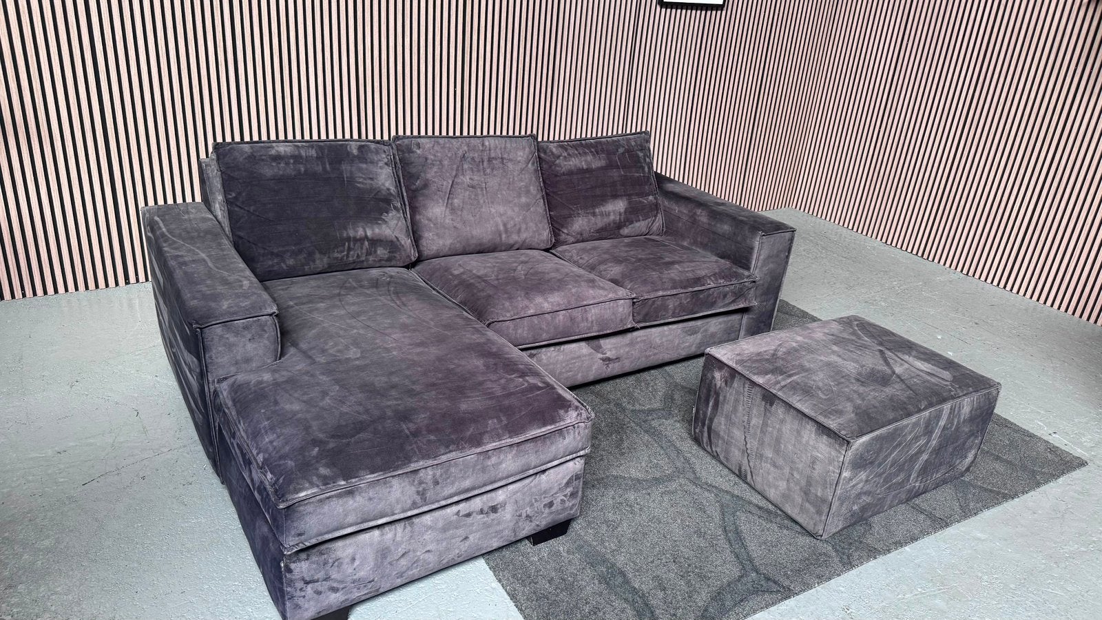 GRATIS LEVERING Velvet Loungebank + Poef 240x170 GEREINIGD, Hoekbank, Ophalen of Verzenden, Zo goed als nieuw, 150 cm of meer