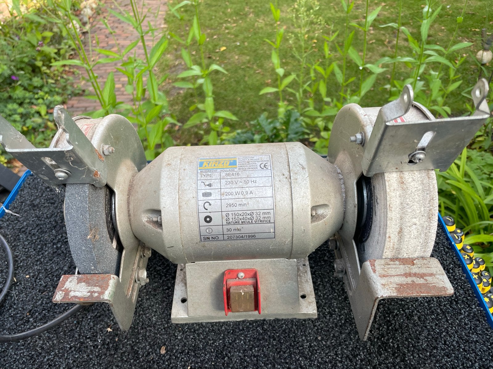 Kinzo Dubbele Slijpmachine 200W - Werkbankslijpmachine, Ophalen, Gebruikt, Minder dan 700 watt, Werkbankslijpmachine