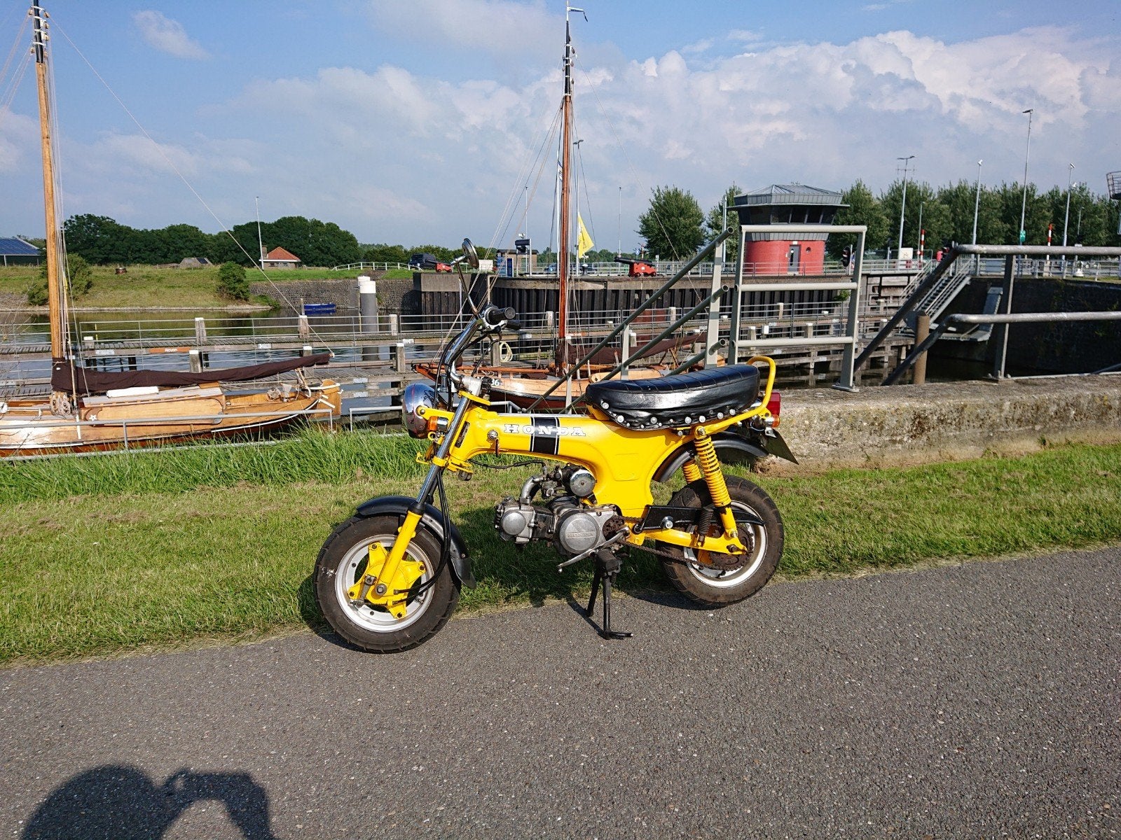 Honda Dax ST70 - Gele klassieker, Particulier, Overig, 11 kW of minder, Handgeschakeld