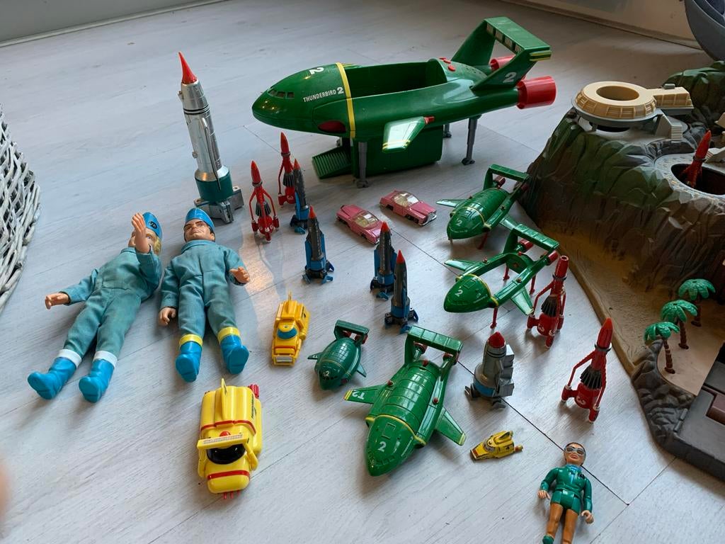 Grote Thunderbirds speelset met figuren en voertuigen, Verzamelen, Speelgoed, Gebruikt, Ophalen of Verzenden