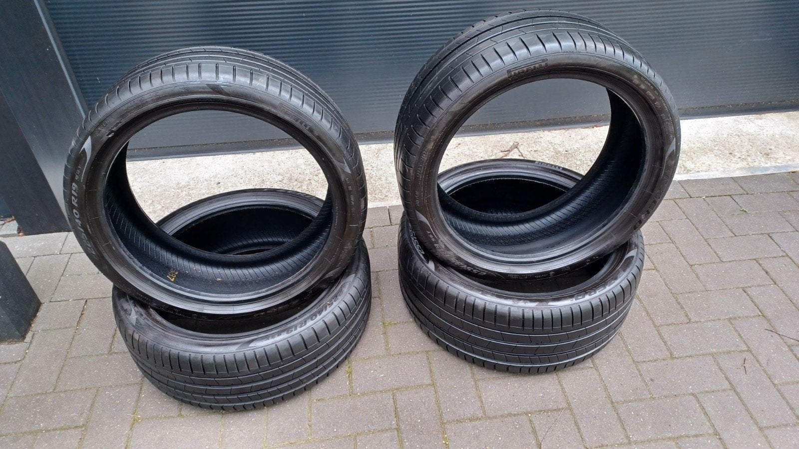 Pirelli 225 40 19 255 35 19 breedset dot 24 6.5 mm run flatt, Gebruikt, 255 mm, Band(en), Personenwagen