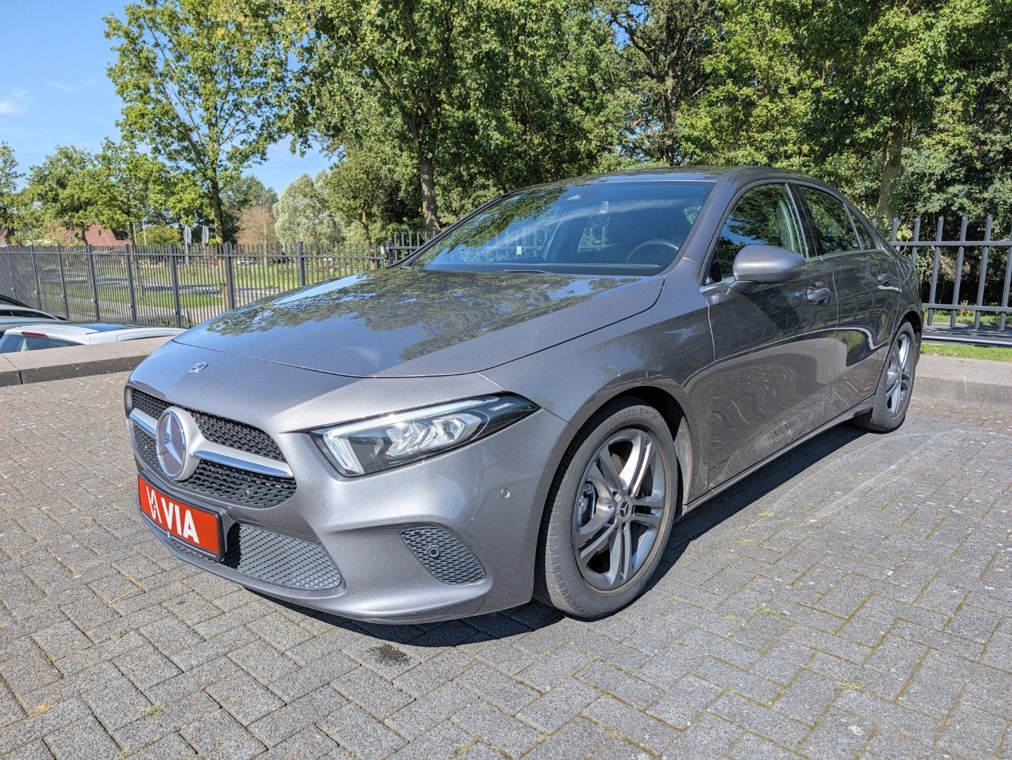 Mercedes-Benz A-Klasse 200 | 163PK | Business + | Trekhaak |, Gebruikt, 4 cilinders, Met garantie (alle), Leder en Stof